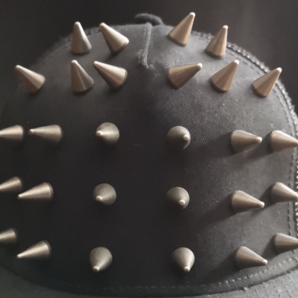 NEONLIGHTS CAP 🖤 - Picture 4 of 4